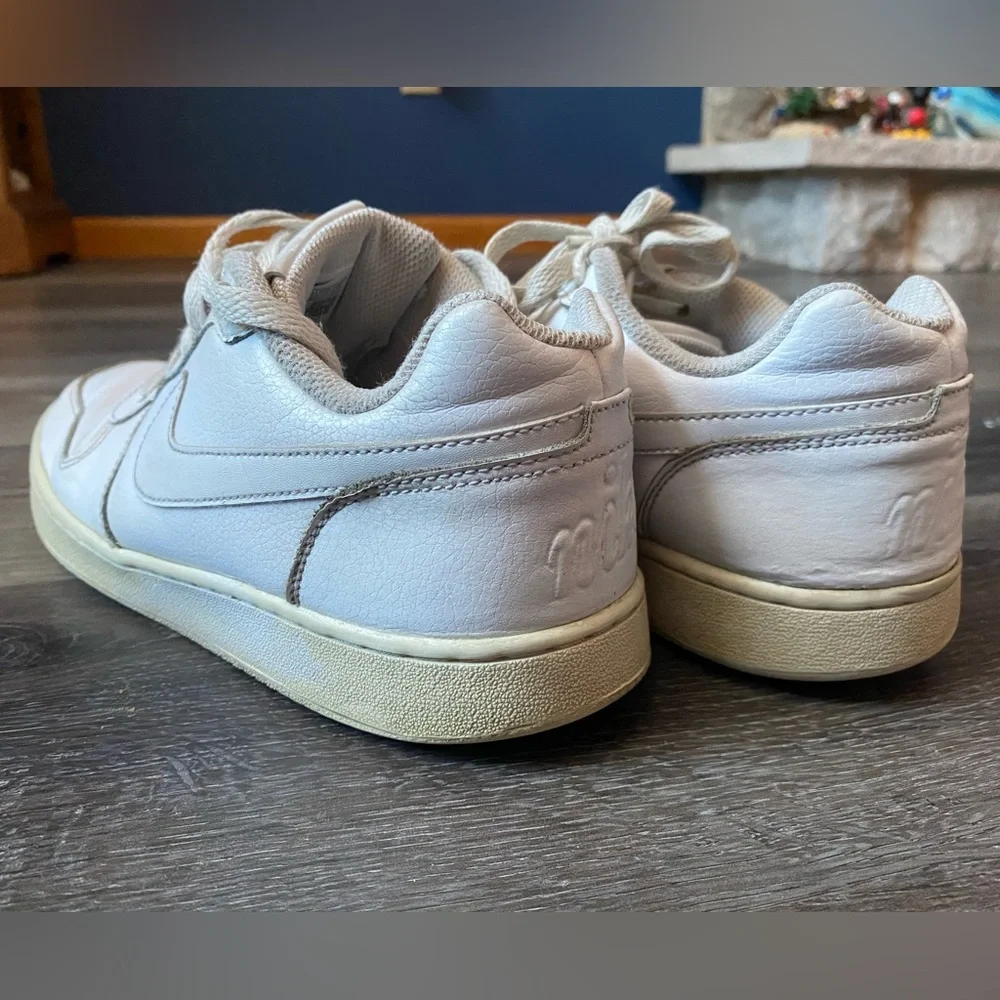 Nike Low Triple White Shoes size 9.5 - Picture 7 of 9